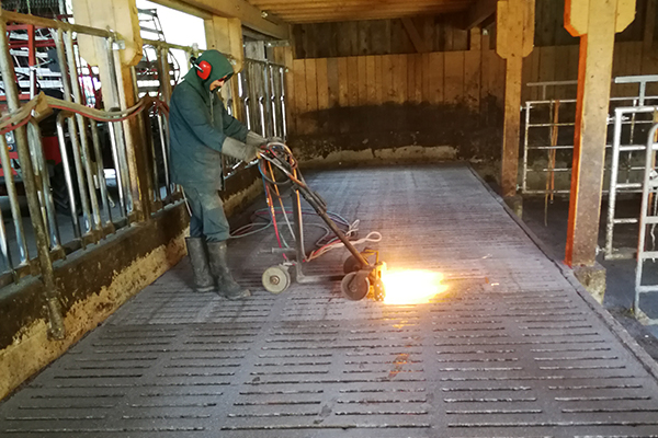 decapage-thermique-chariot-manuel-flamme decapage-thermique-chariot-manuel-flamme